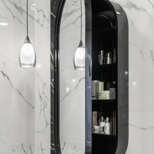 mirrors: 3