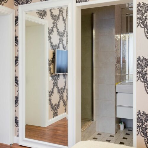 sliding doors: 1
