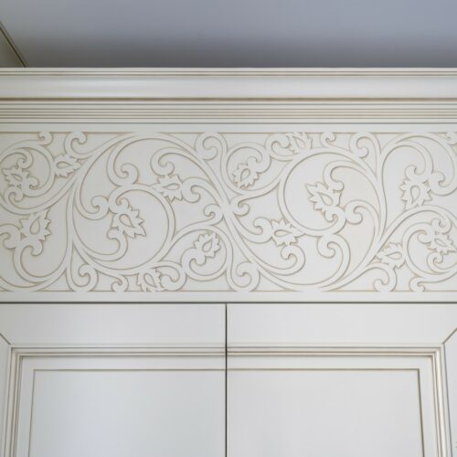 carved elements: 1