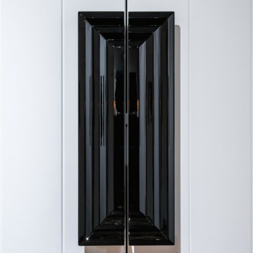 door handle: 3